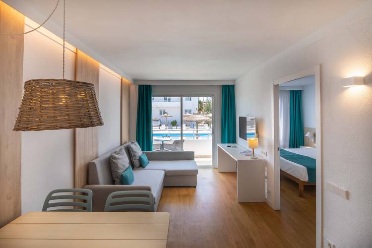 Apartment with balcony & pool view cabot hobby club apartments puerto pollença Apartment with balcony & pool view cabot hobby club apartments puerto pollença