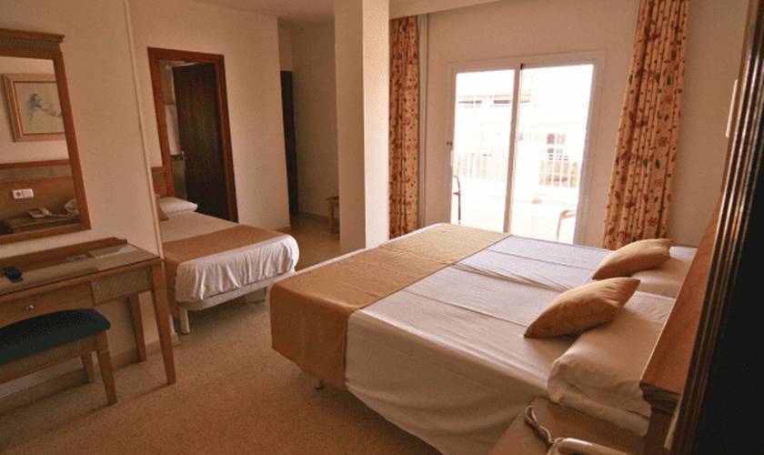Chambre triple avec balcon Cabot Playa Grande Playa de Palma Chambre triple avec balcon Cabot Playa Grande Playa de Palma
