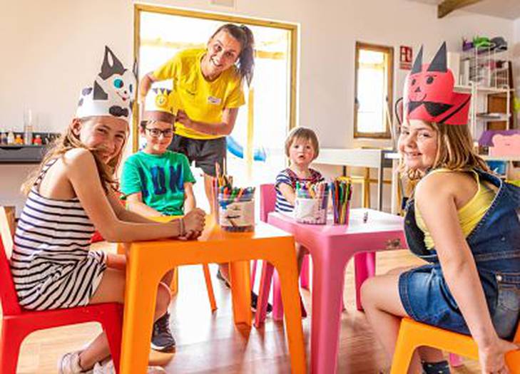 Children up to 6 years ... FREE! Cabot Hotels