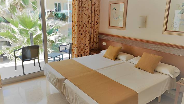 Chambre triple avec balcon  Cabot Playa Grande Playa de Palma