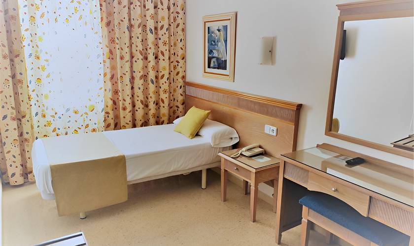 Single room Cabot Playa Grande Playa de Palma Single room Cabot Playa Grande Playa de Palma