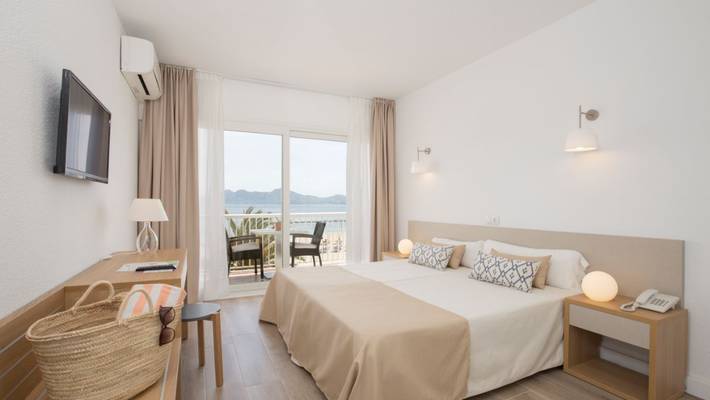 Habitación doble/twin con vistas laterales al mar Cabot Romantic Puerto Pollença Habitación doble/twin con vistas laterales al mar Cabot Romantic Puerto Pollença