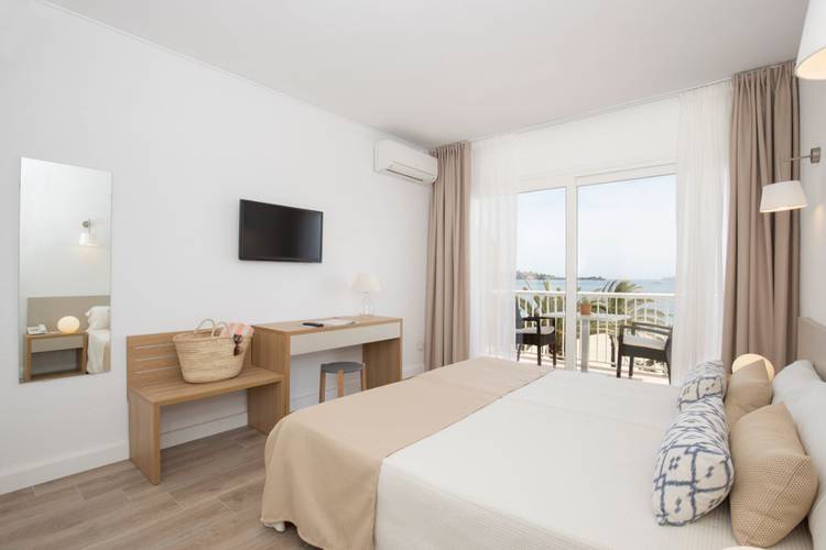 Twin/double room with sea views cabot romantic puerto pollença Twin/double room with sea views cabot romantic puerto pollença