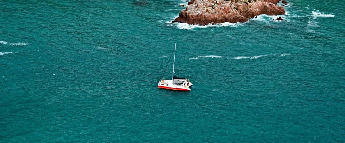 Excursion en Bateau Découvrez des criques et grottes cachées Cabot Hotels Excursion en Bateau Découvrez des criques et grottes cachées Cabot Hotels