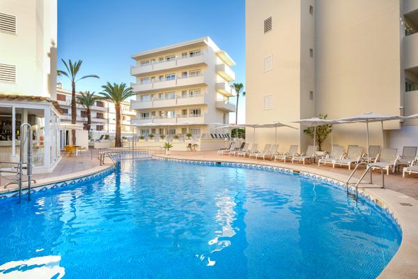 PISCINA Cabot Cap de Mar Spa en Cala Bona PISCINA Cabot Cap de Mar Spa en Cala Bona